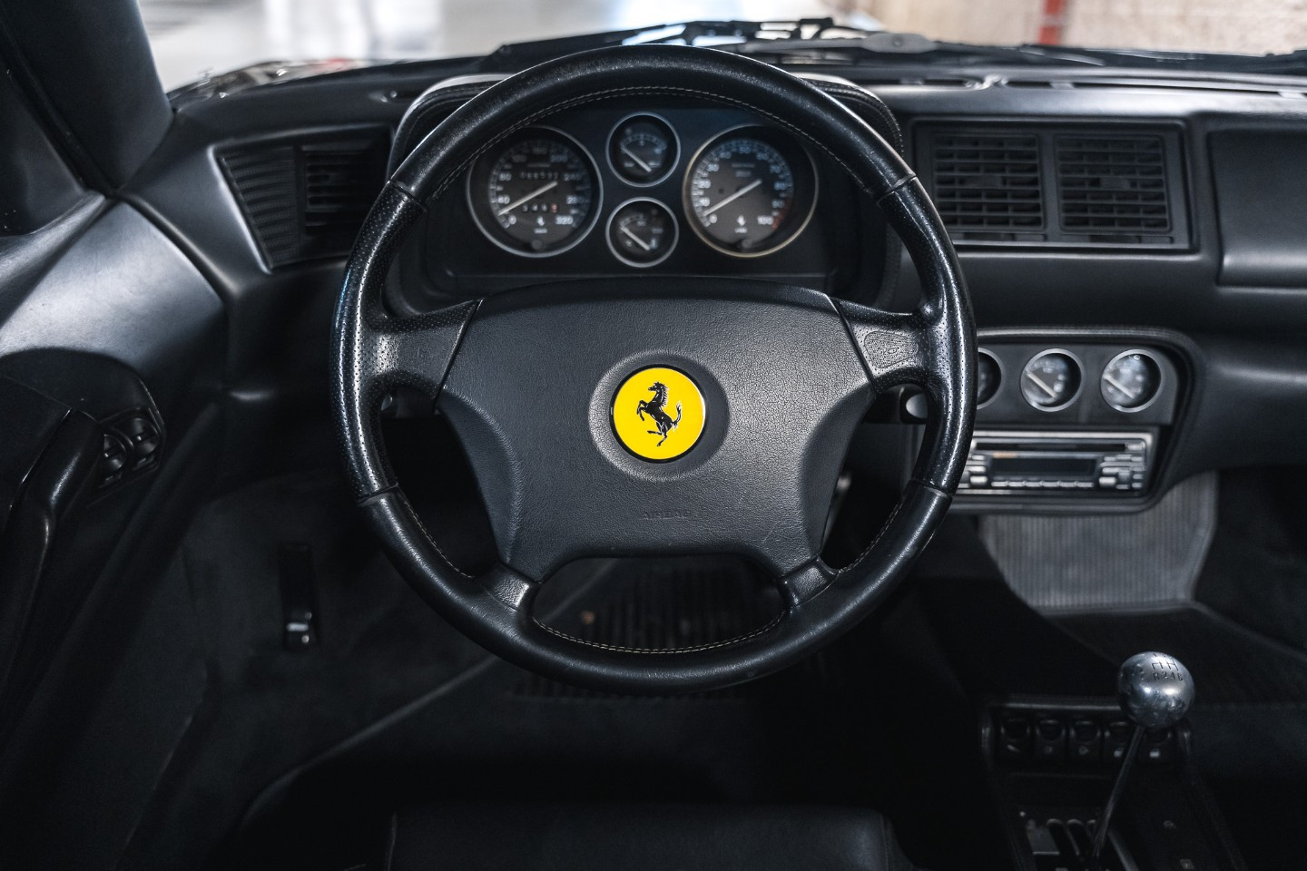 
                                                Voiture
                                                 Ferrari F355 Spider V8 3.5 380