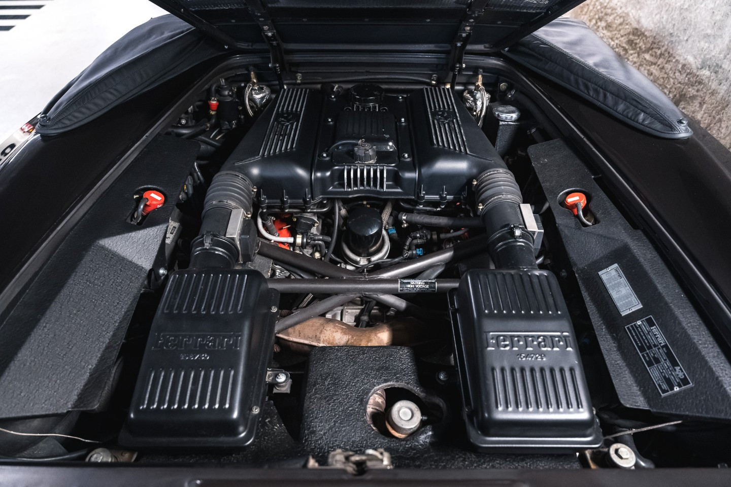 
                                                Voiture
                                                 Ferrari F355 Spider V8 3.5 380