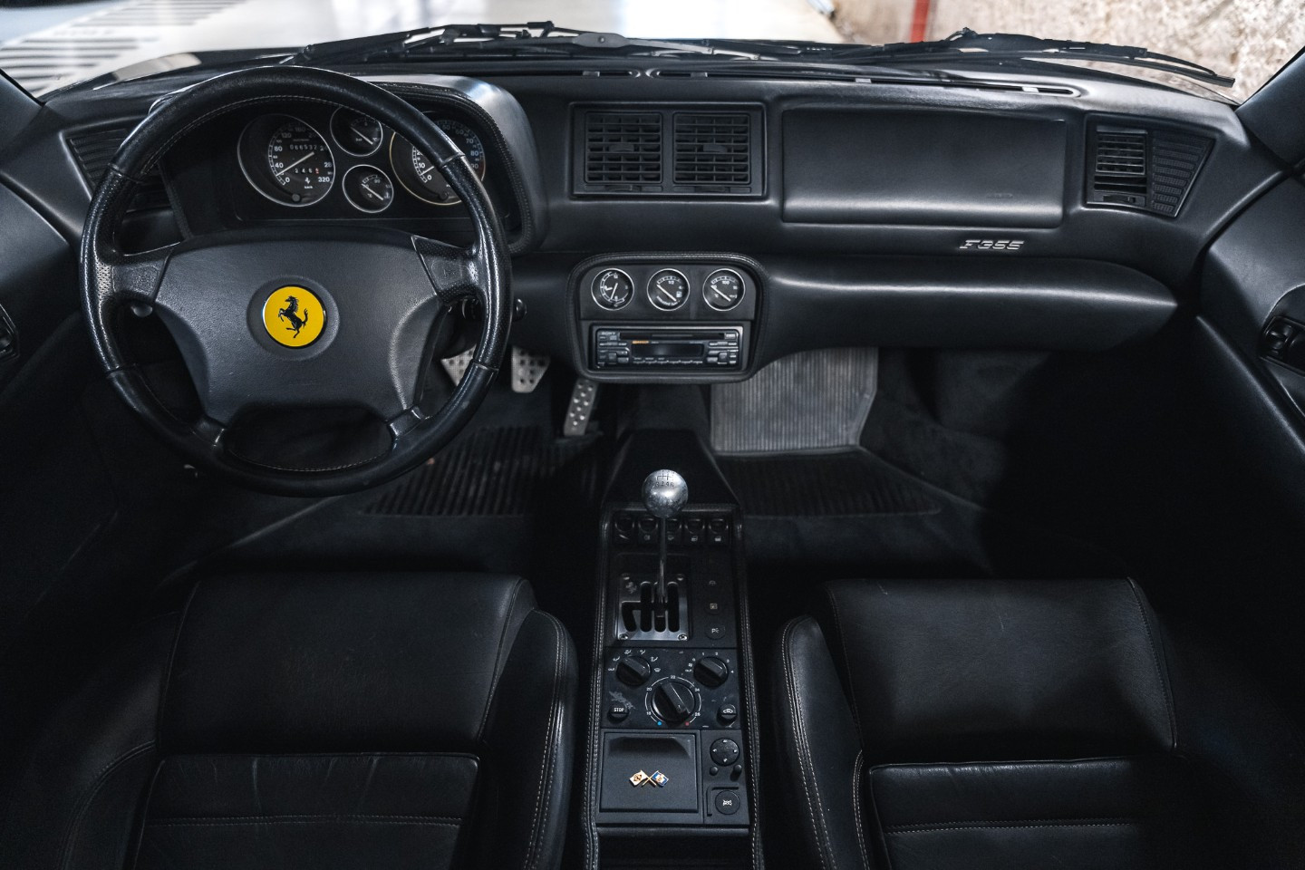 
                                                Voiture
                                                 Ferrari F355 Spider V8 3.5 380