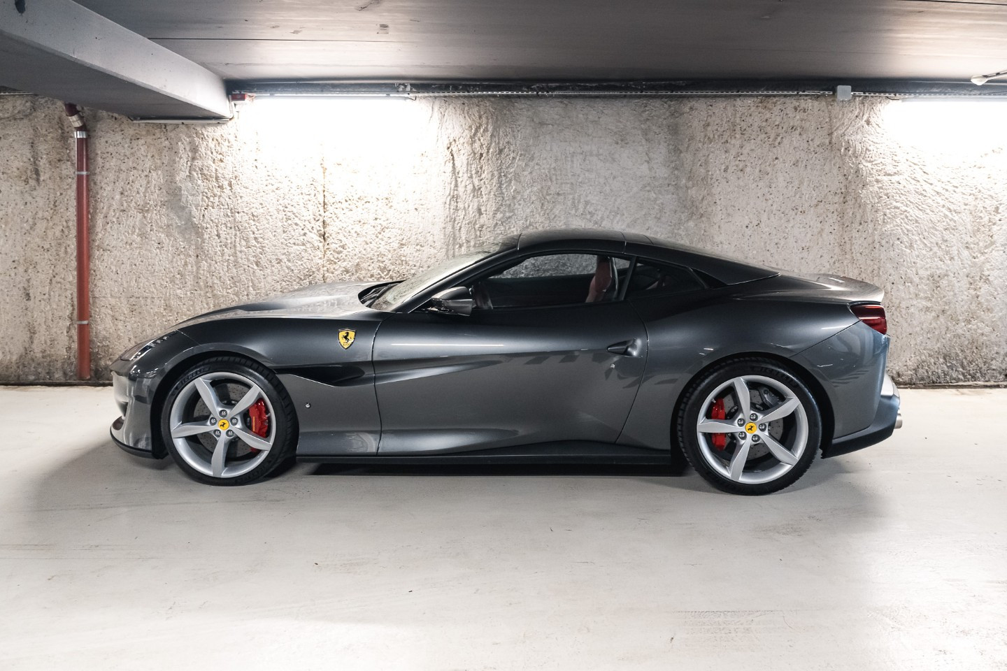 
                                                Voiture
                                                 Ferrari Portofino 4.0 V8 600