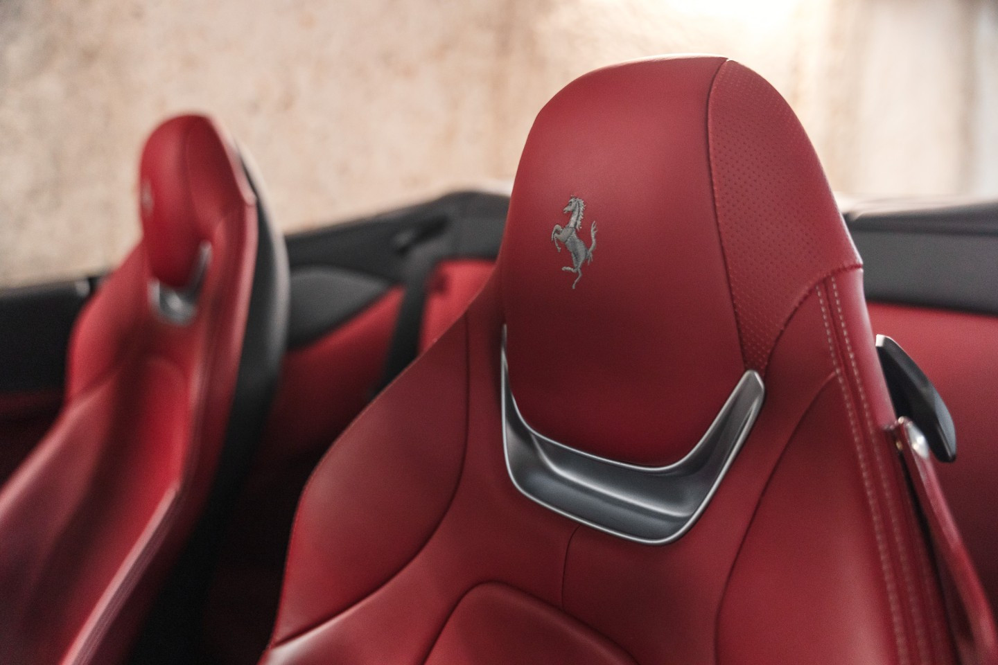 
                                                Voiture
                                                 Ferrari Portofino 4.0 V8 600