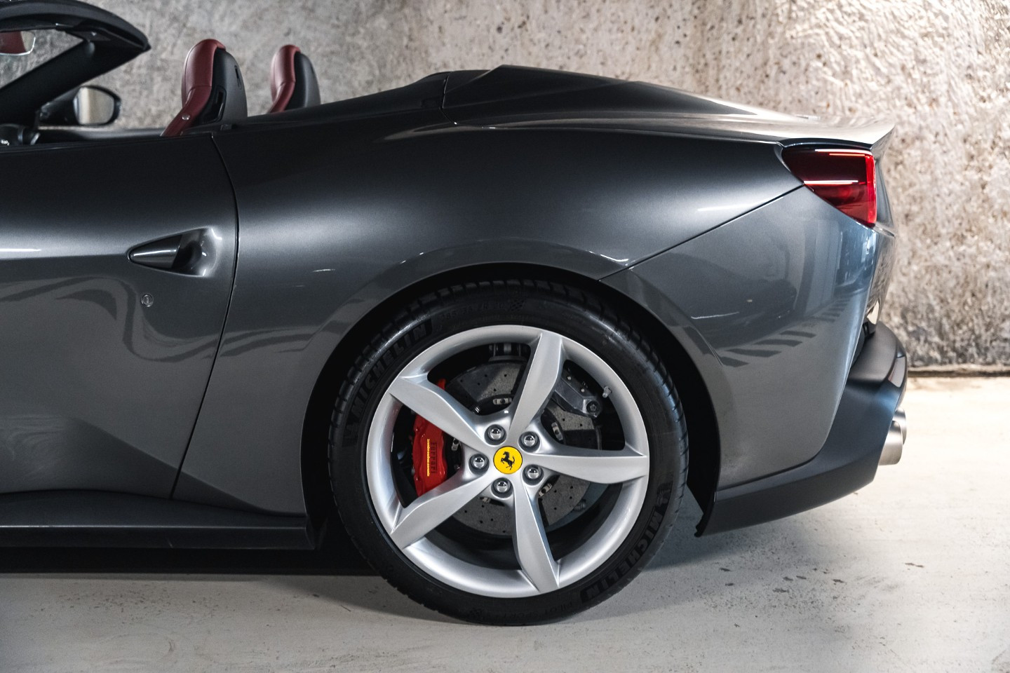 
                                                Voiture
                                                 Ferrari Portofino 4.0 V8 600
