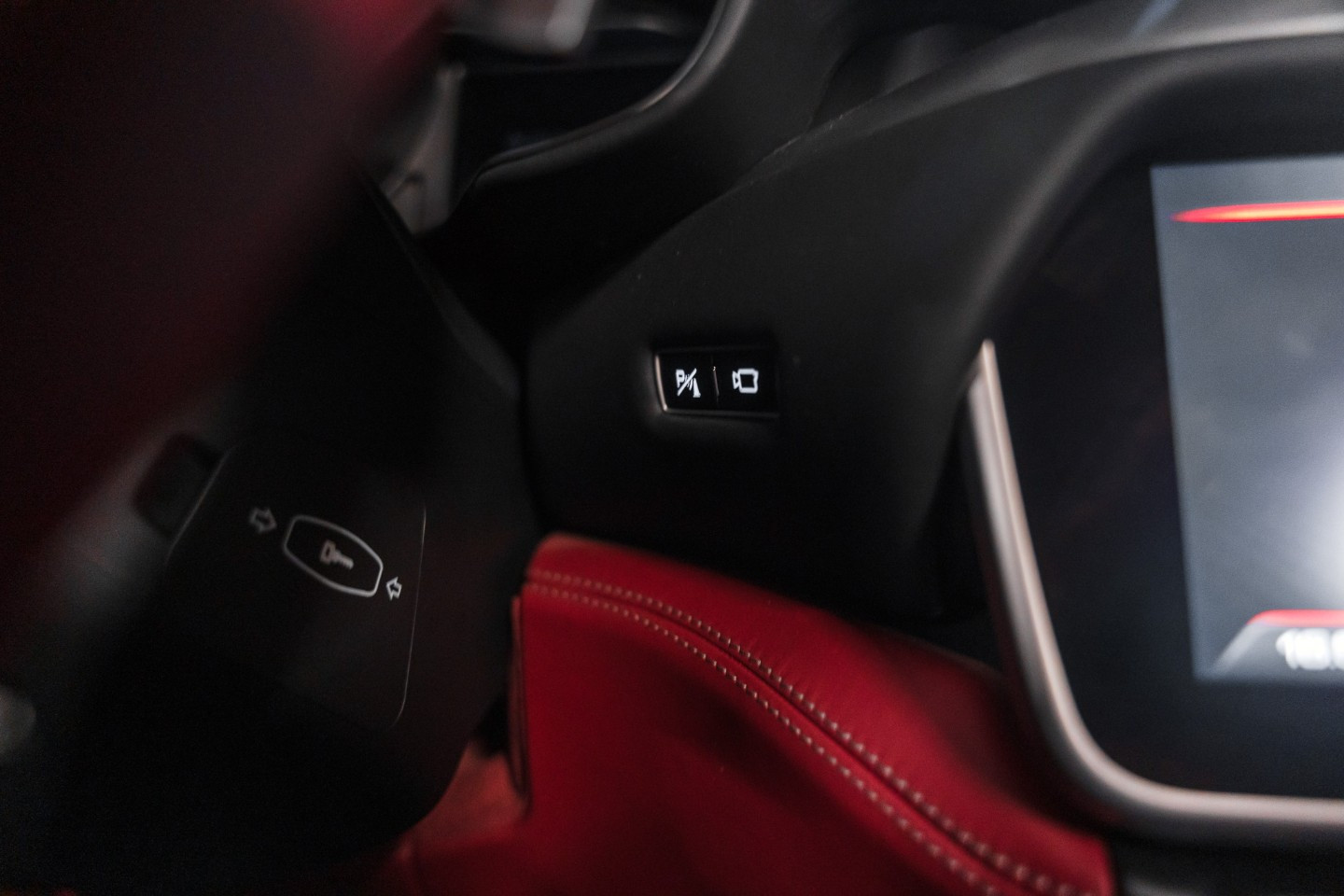 
                                                Voiture
                                                 Ferrari Portofino 4.0 V8 600