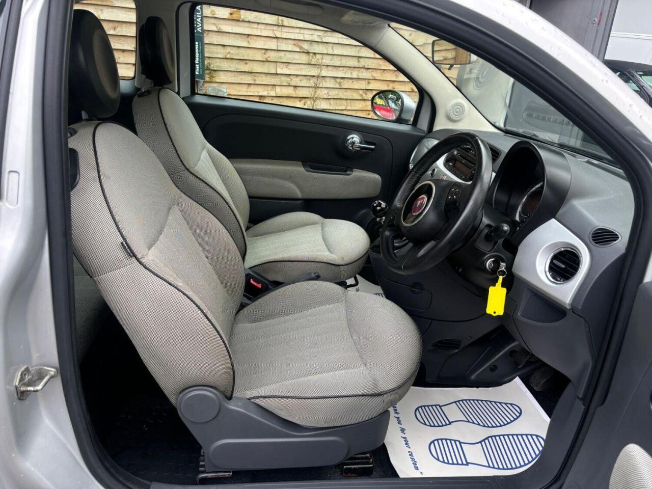 
                                                Voiture
                                                 Fiat 500 1.2 Lounge Hatchback 3dr Petrol Manual Euro 5 (s/s) (69 bhp)