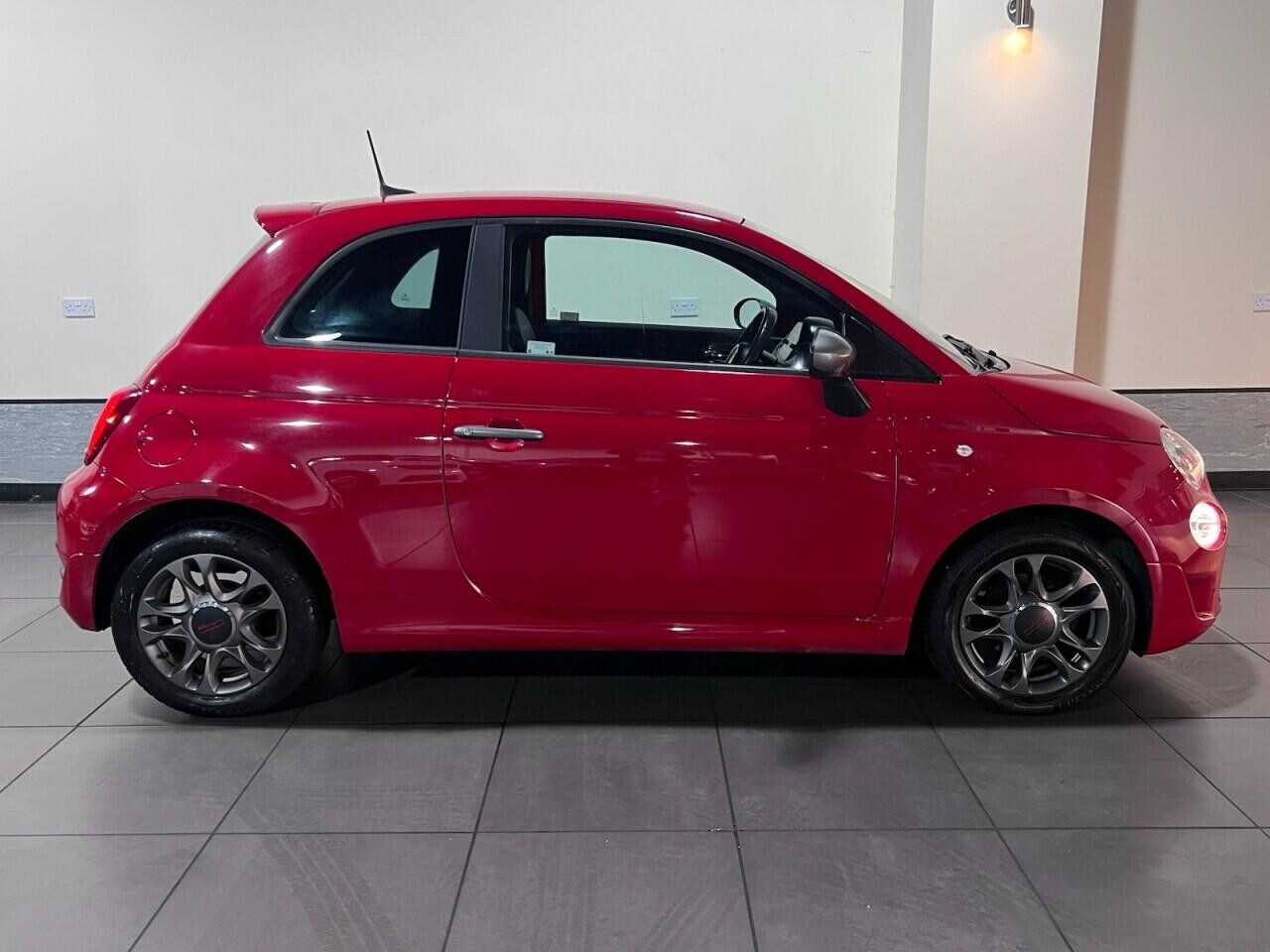 Voiture
                                                 Fiat 500 1.2 S Hatchback 3dr Petrol Manual Euro 6 (s/s) (69 bhp)