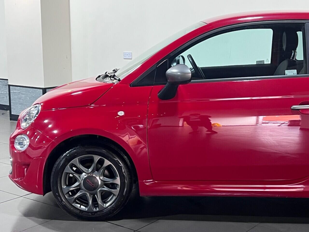 Voiture
                                                 Fiat 500 1.2 S Hatchback 3dr Petrol Manual Euro 6 (s/s) (69 bhp)