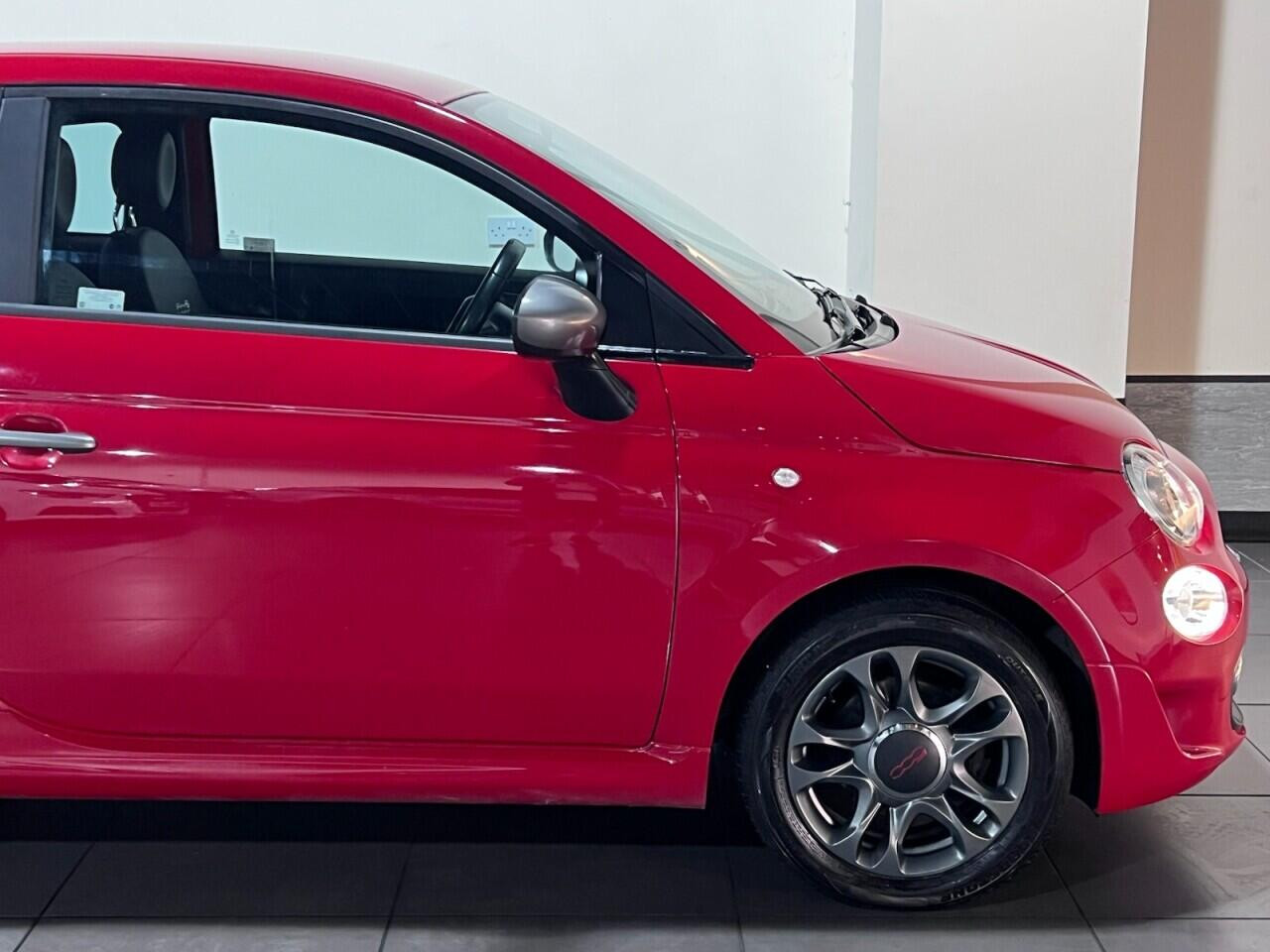Voiture
                                                 Fiat 500 1.2 S Hatchback 3dr Petrol Manual Euro 6 (s/s) (69 bhp)