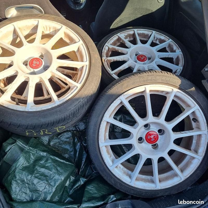 
                                                Voiture
                                                 Fiat 500 ABARTH (312_) 1.4 Turbo (137Cv)