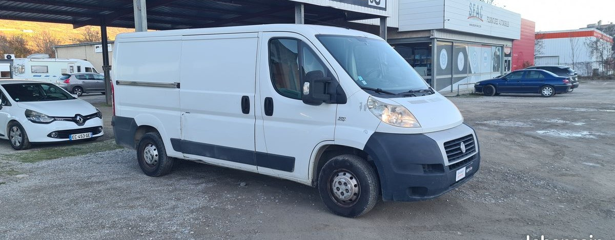 
                                                Voiture
                                                 Fiat ducato 2.3 jtd 120 ch base