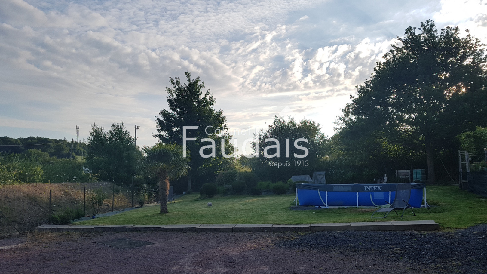 
                                                Vente
                                                 Fond de commerce + logement à GUILBERVILLE