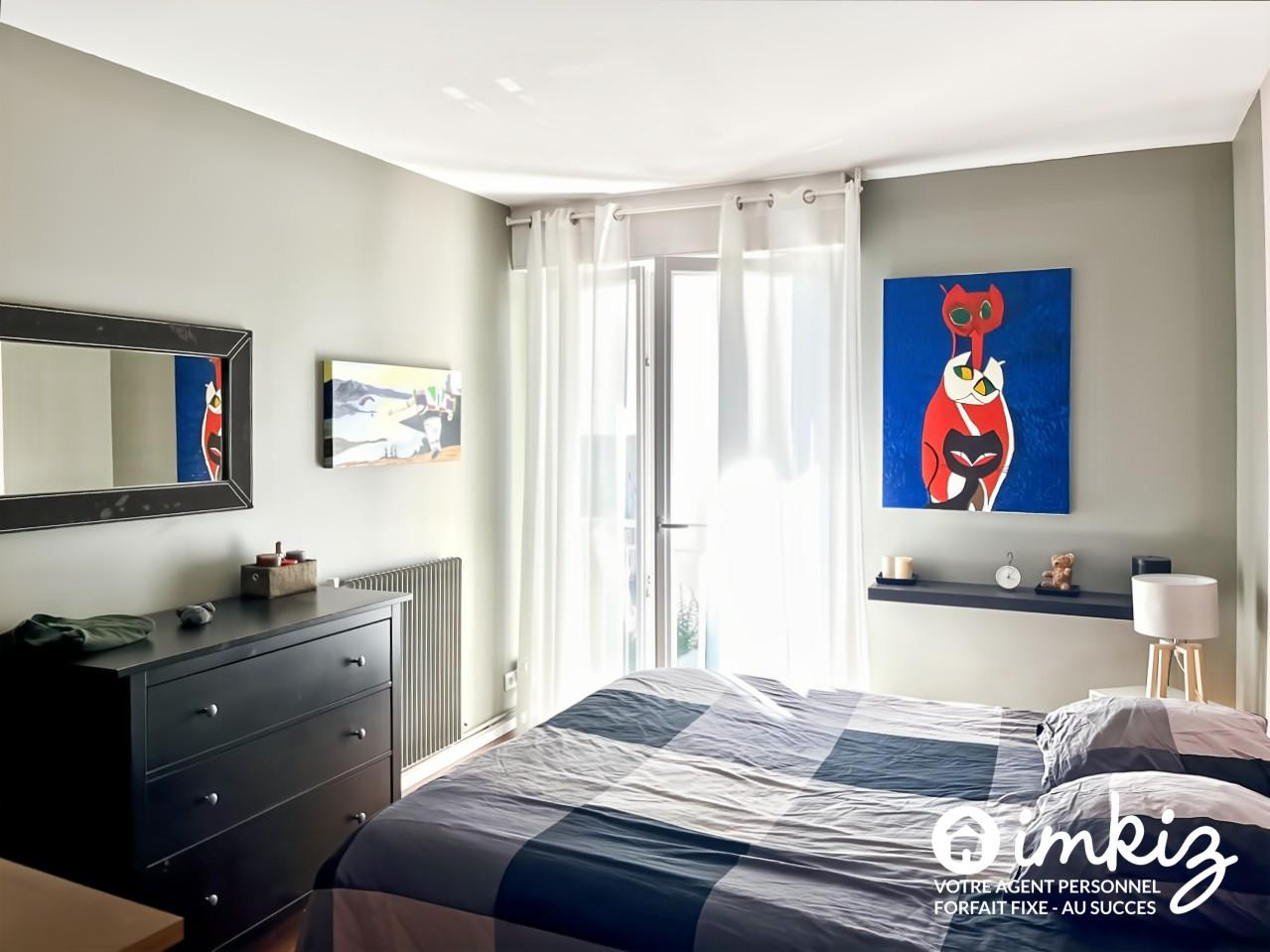 
                                                Vente
                                                 Fondaudège - 2 chambres - bureau et cave