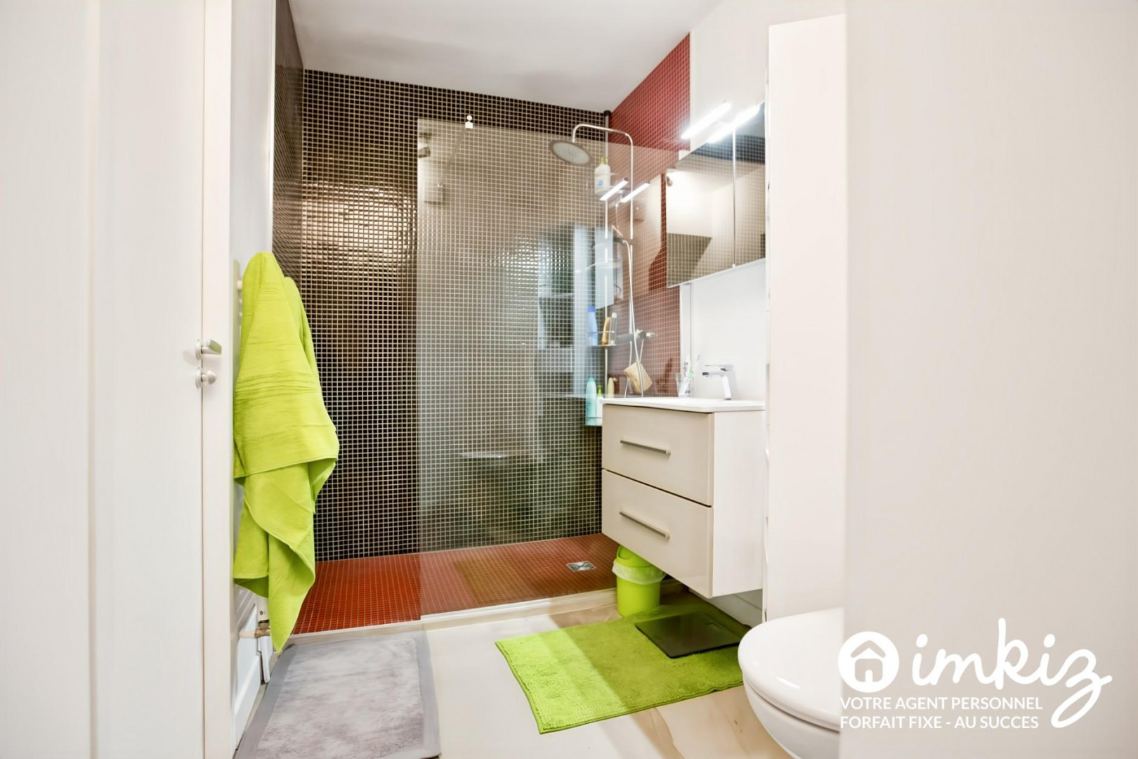 
                                                Vente
                                                 Fondaudège - 2 chambres - bureau et cave