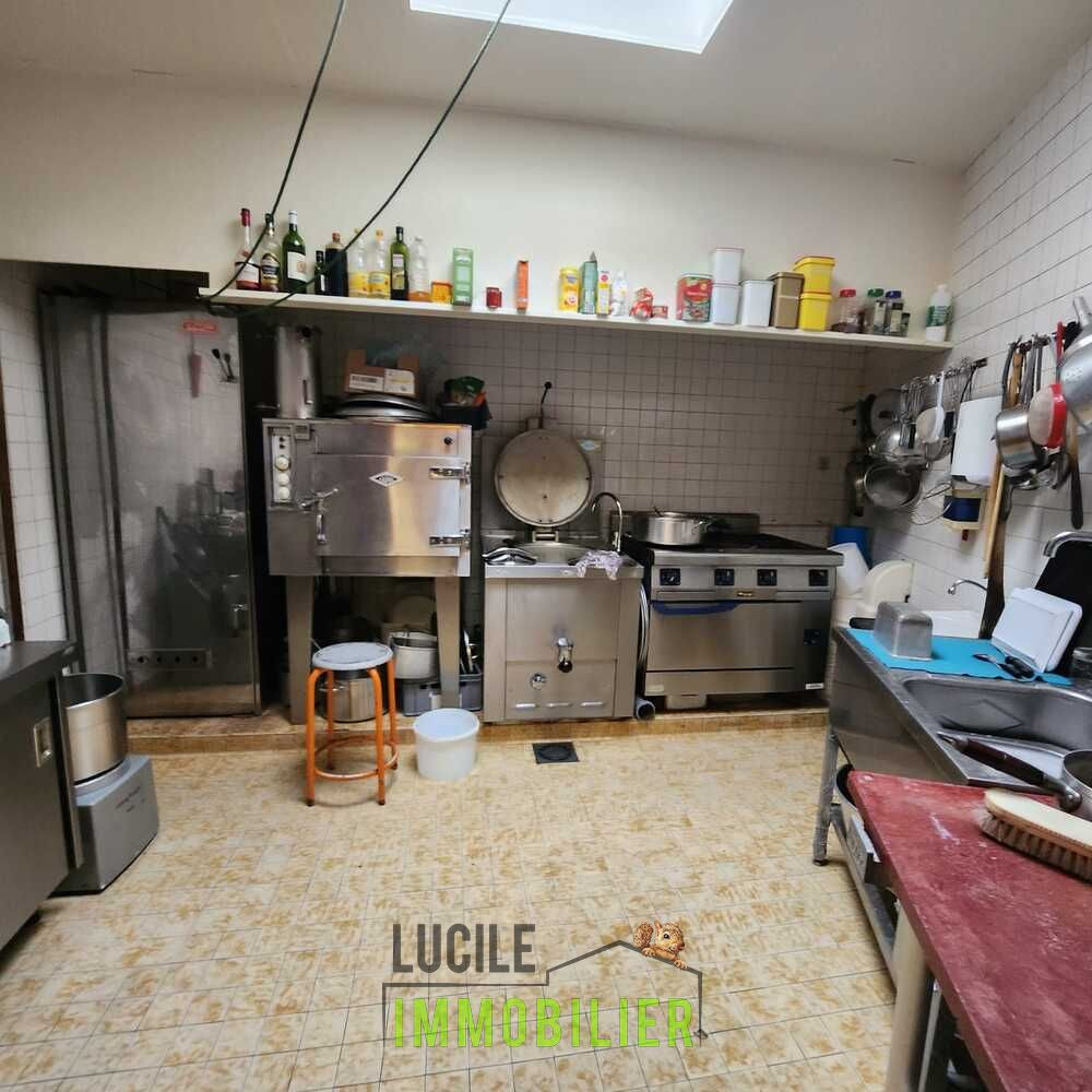 
                                                Vente
                                                 Fonds de commerce à vendre 187 m2