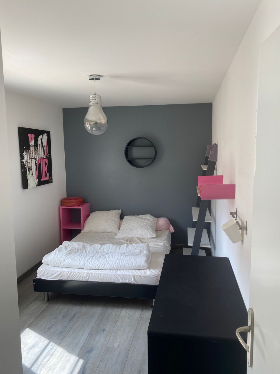 
                                                Location
                                                 FOR RENT - MAISON A LOUER (loyer tout inclus)