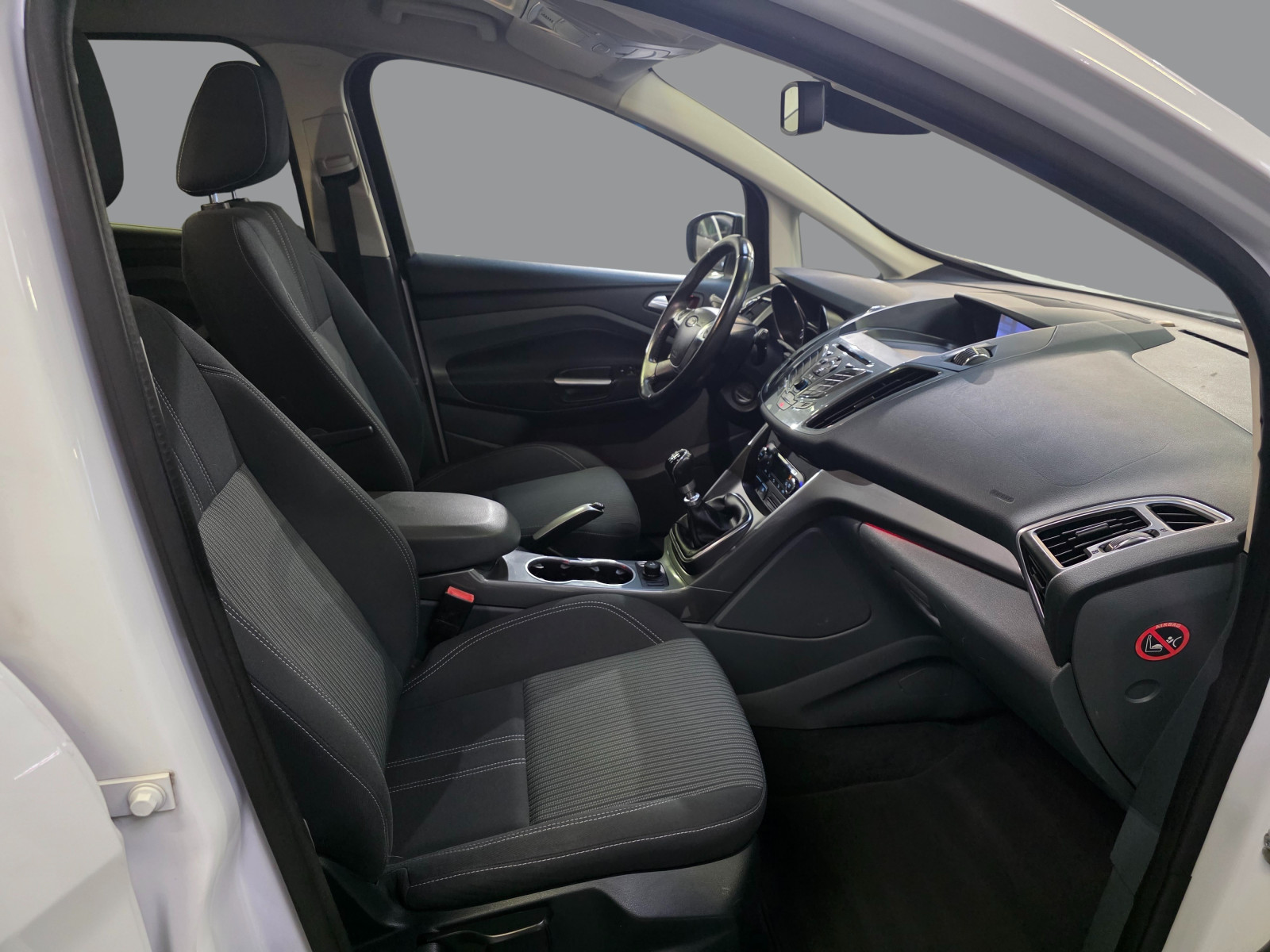 
                                                Voiture
                                                 FORD C-MAX - 1.6 TDCi 115 CV TITANIUM X