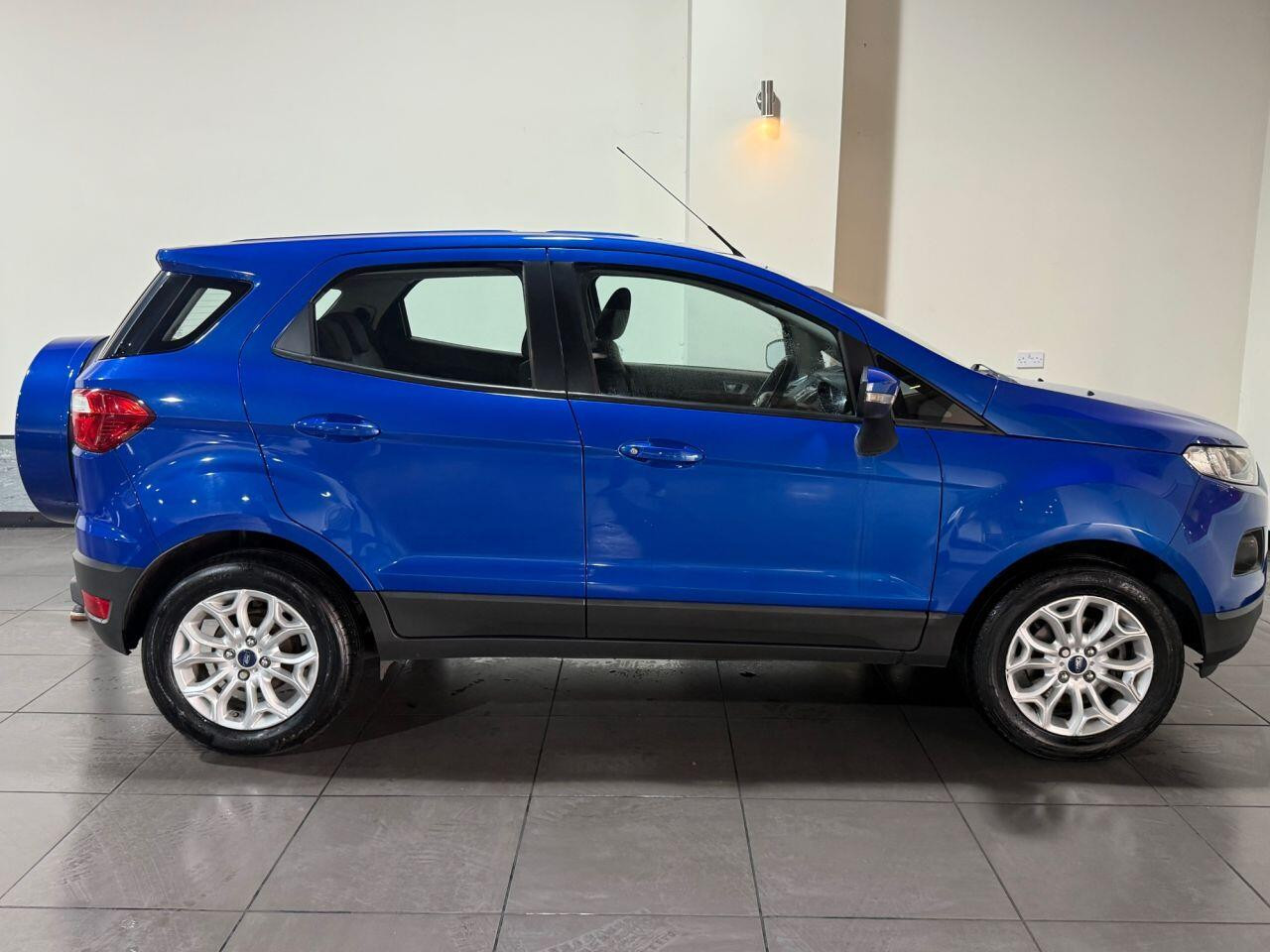 Voiture
                                                 Ford Ecosport 1.0T EcoBoost Zetec SUV 5dr Petrol Manual 2WD Euro 6 (s/s) (125 ps)