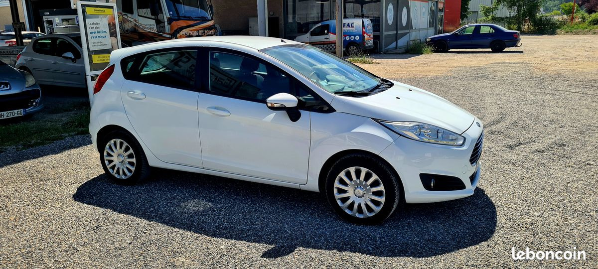 
                                                Voiture
                                                 Ford fiesta 1.0 ecoboost 100 ch edition 5 portes