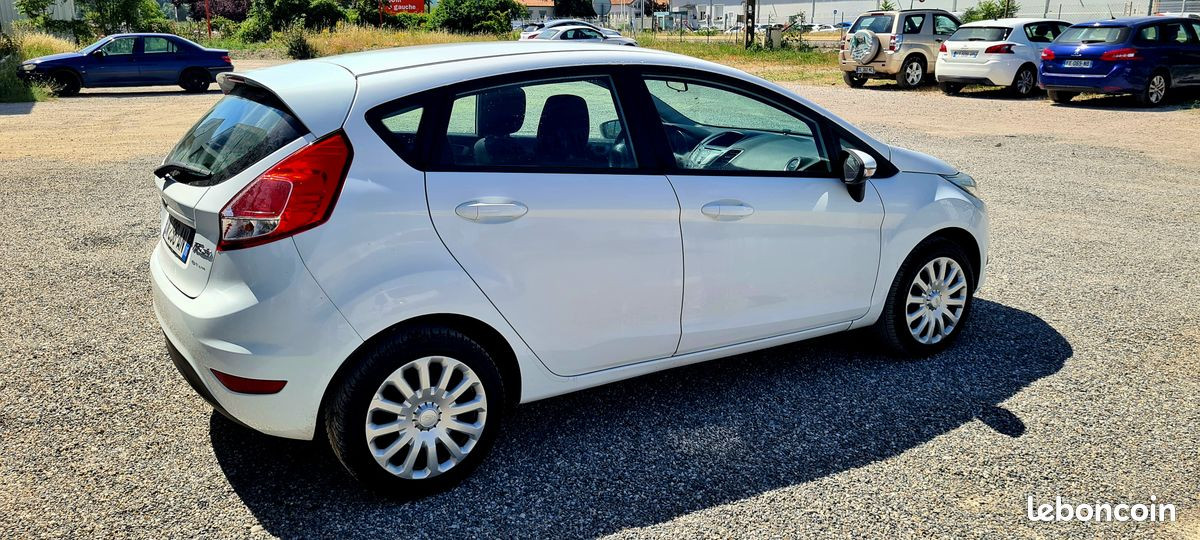 
                                                Voiture
                                                 Ford fiesta 1.0 ecoboost 100 ch edition 5 portes