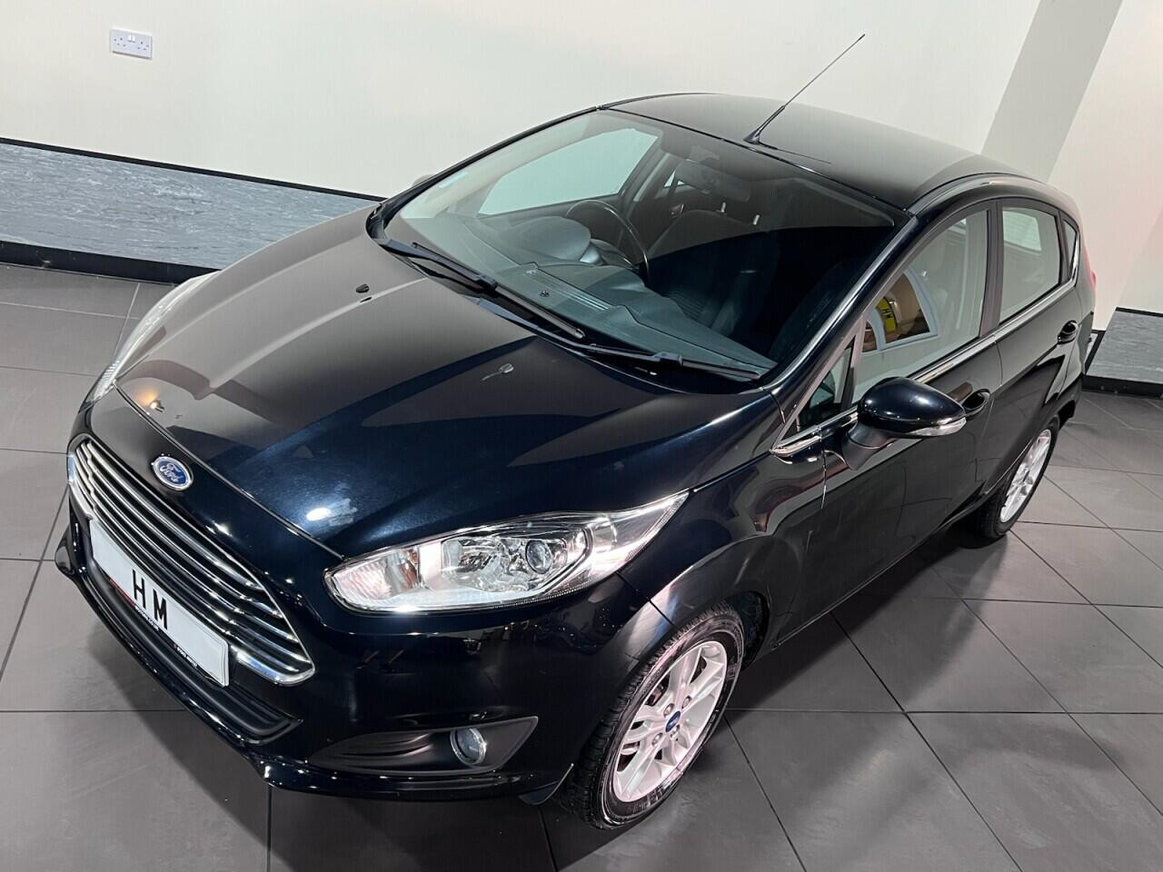 
                                                Voiture
                                                 Ford Fiesta 1.0 Zetec Hatchback 5dr Petrol Manual Euro 5 (s/s) (80 ps)