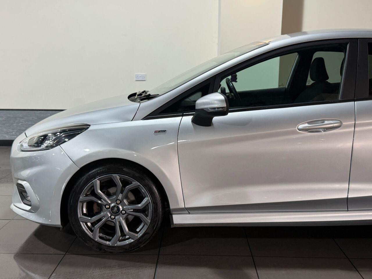 Voiture
                                                 Ford Fiesta 1.0T EcoBoost GPF ST-Line Hatchback 5dr Petrol Manual Euro 6 (s/s) (100 ps)
