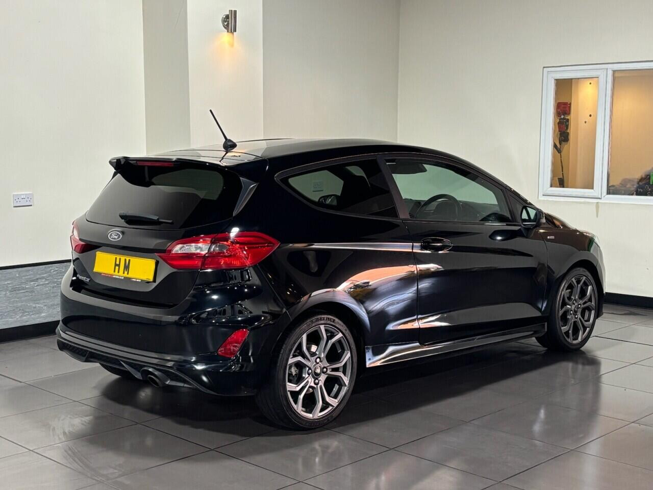 
                                                Voiture
                                                 Ford Fiesta 1.0T EcoBoost ST-Line Hatchback 3dr Petrol Manual Euro 6 (s/s) (140 ps)