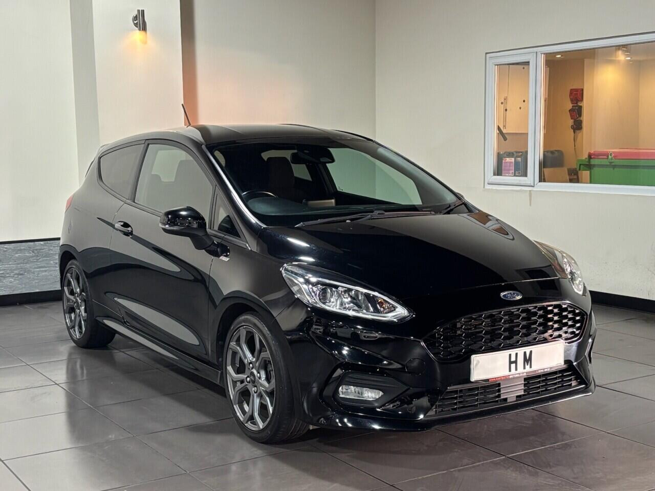 
                                                Voiture
                                                 Ford Fiesta 1.0T EcoBoost ST-Line Hatchback 3dr Petrol Manual Euro 6 (s/s) (140 ps)