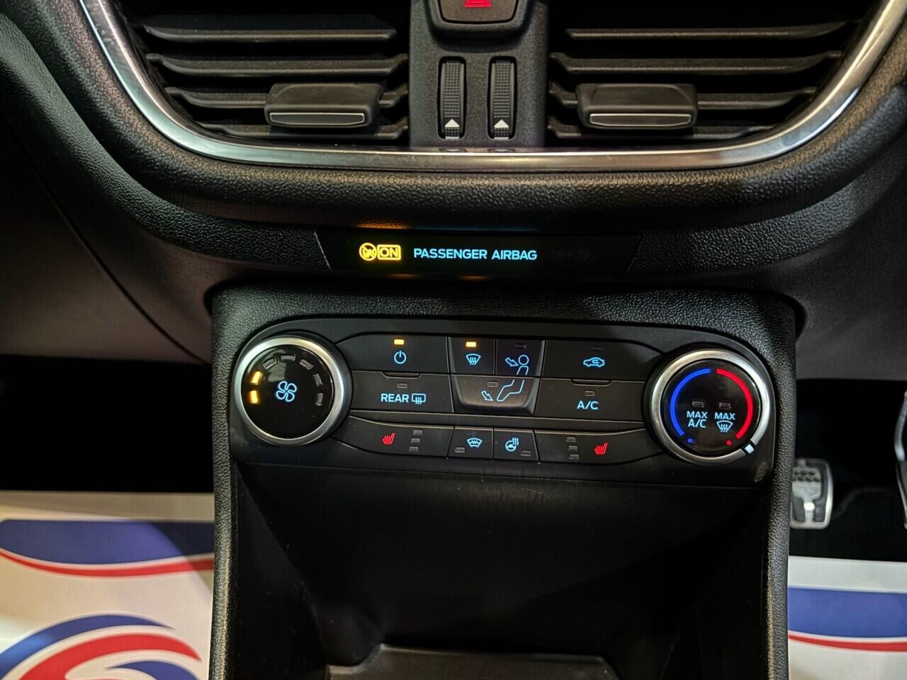 
                                                Voiture
                                                 Ford Fiesta 1.0T EcoBoost ST-Line Hatchback 3dr Petrol Manual Euro 6 (s/s) (140 ps)