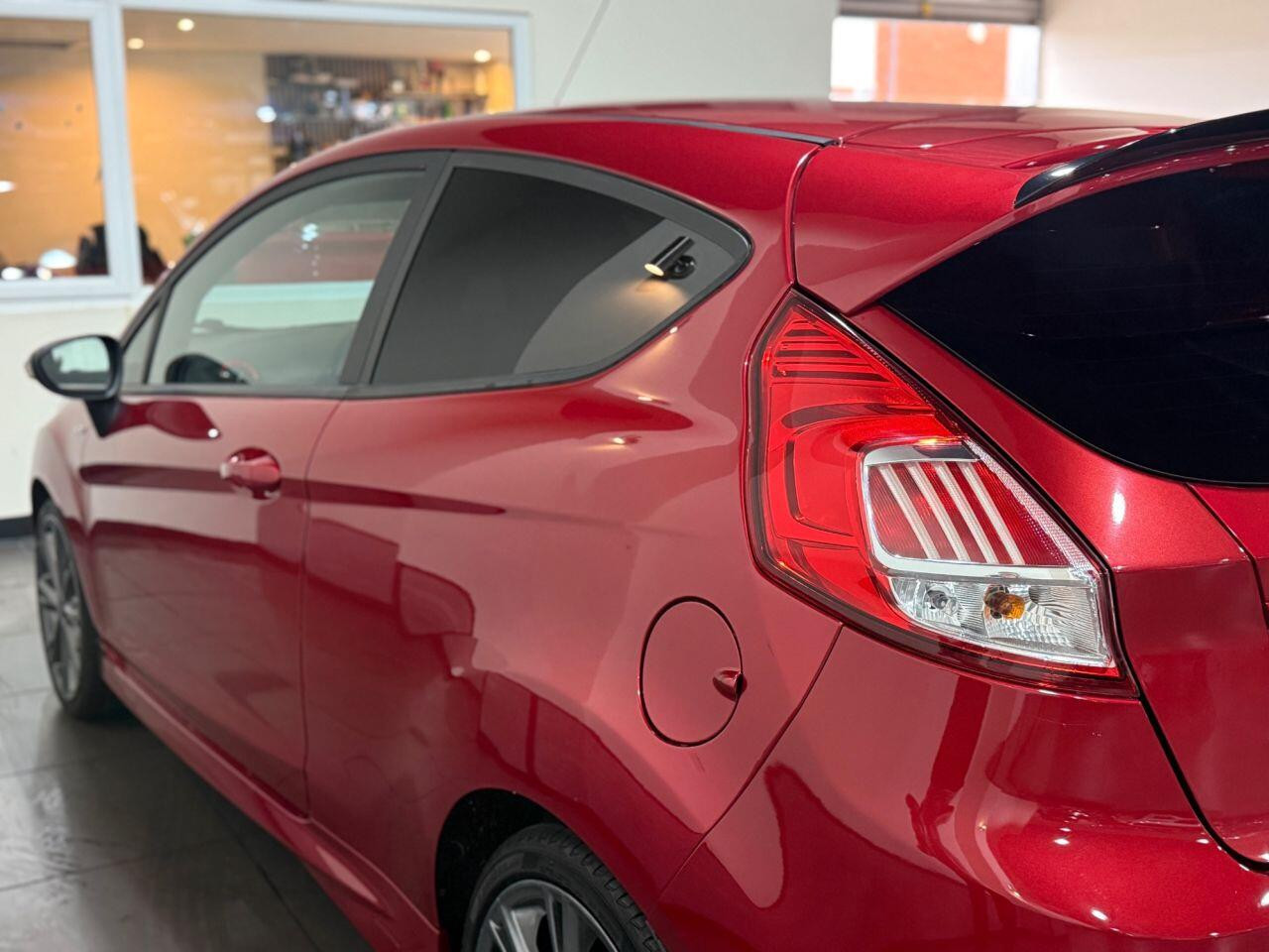 Voiture
                                                 Ford Fiesta 1.0T EcoBoost ST-Line Hatchback 3dr Petrol Manual Euro 6 (s/s) (140 ps)