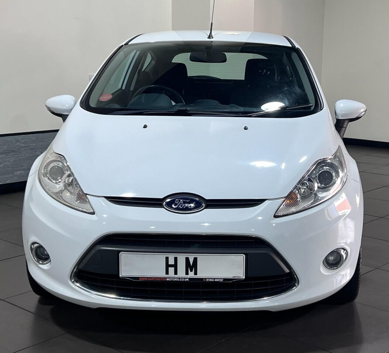 Voiture
                                                 Ford Fiesta 1.25 Zetec Hatchback 3dr Petrol Manual (129 g/km, 81 bhp)