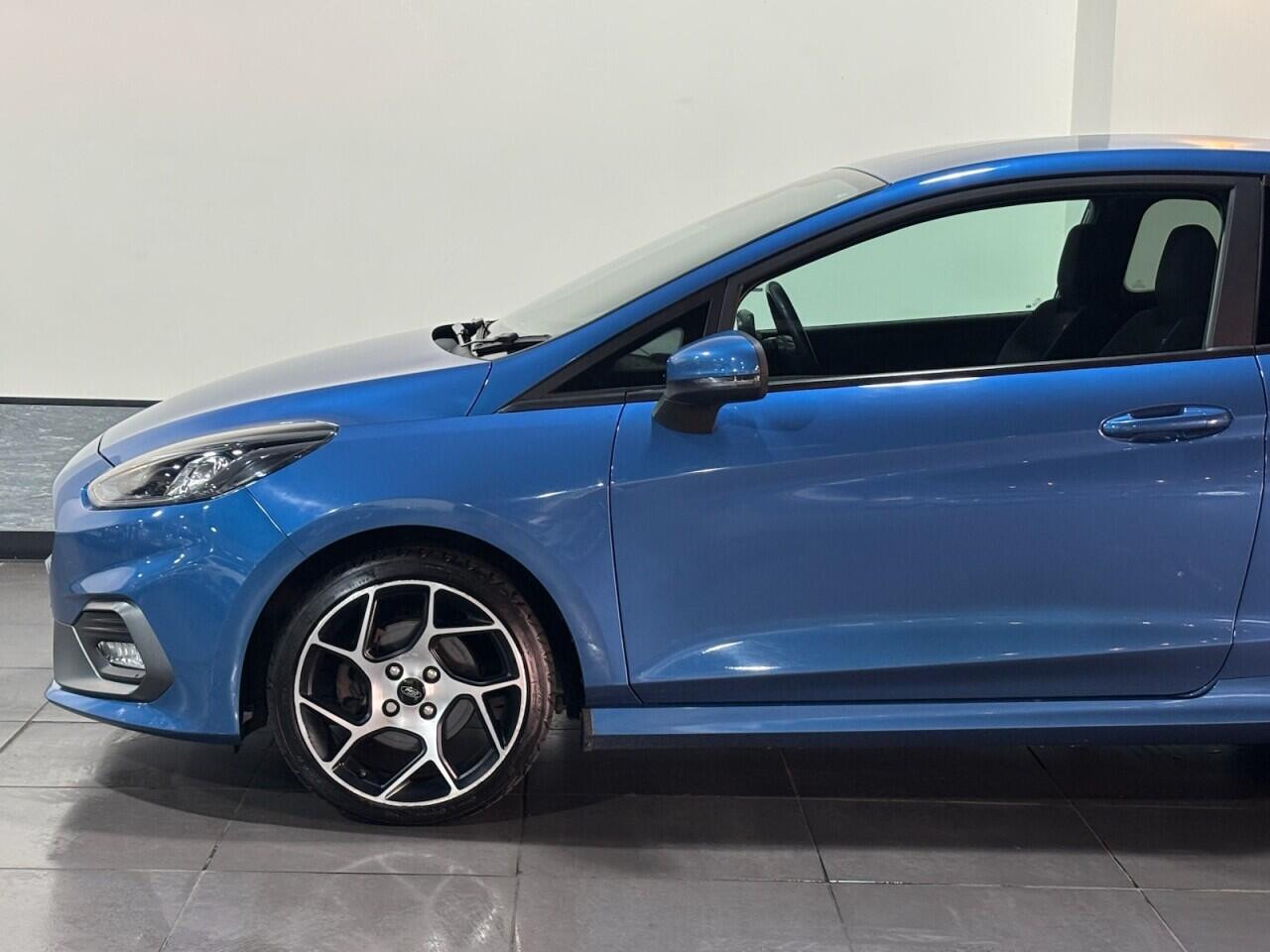 Voiture
                                                 Ford Fiesta 1.5T EcoBoost ST-2 Hatchback 3dr Petrol Manual Euro 6 (s/s) (200 ps)