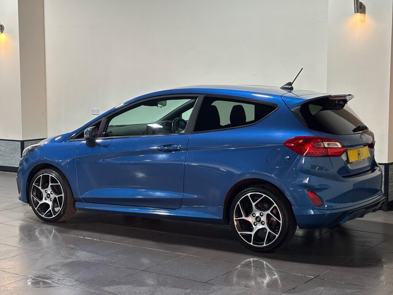 Voiture
                                                 Ford Fiesta 1.5T EcoBoost ST-2 Hatchback 3dr Petrol Manual Euro 6 (s/s) (200 ps)