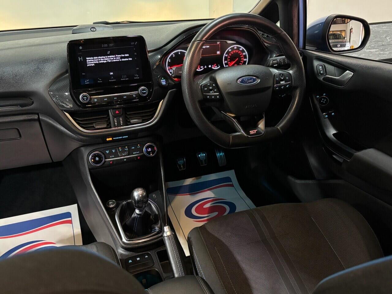 
                                                Voiture
                                                 Ford Fiesta 1.5T EcoBoost ST-2 Hatchback 3dr Petrol Manual Euro 6 (s/s) (200 ps)