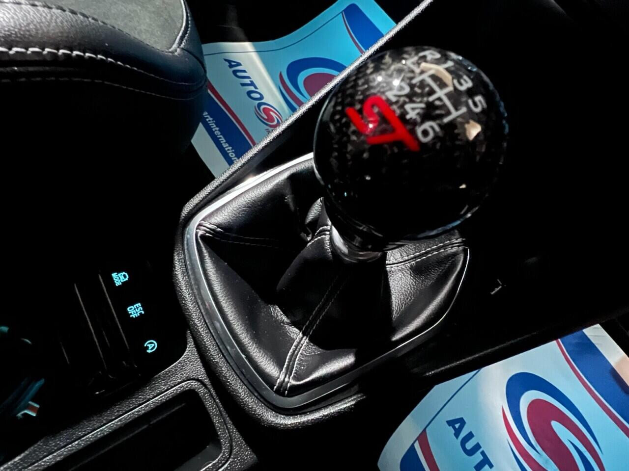 Voiture
                                                 Ford Fiesta 1.5T EcoBoost ST Performance Edition Hatchback 3dr Petrol Manual Euro 6 (s/s) (200 ps)
