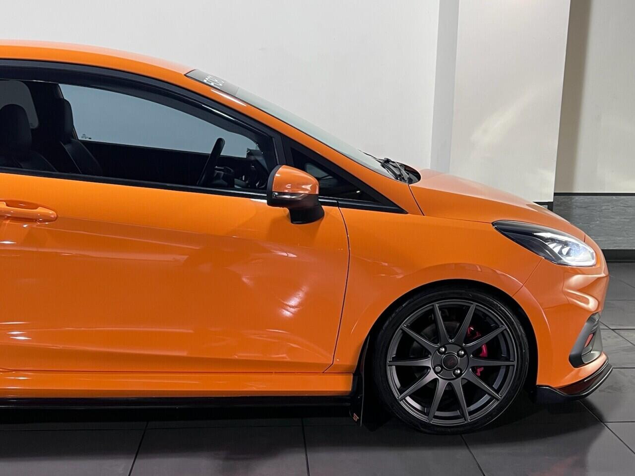 Voiture
                                                 Ford Fiesta 1.5T EcoBoost ST Performance Edition Hatchback 3dr Petrol Manual Euro 6 (s/s) (200 ps)