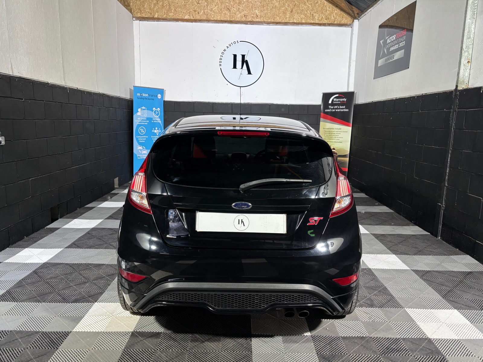 
                                                Voiture
                                                 Ford Fiesta ST-3
