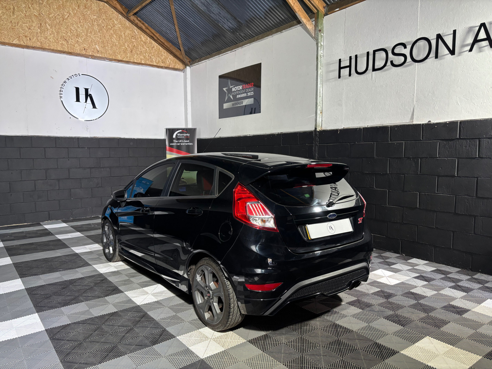 
                                                Voiture
                                                 Ford Fiesta ST-3