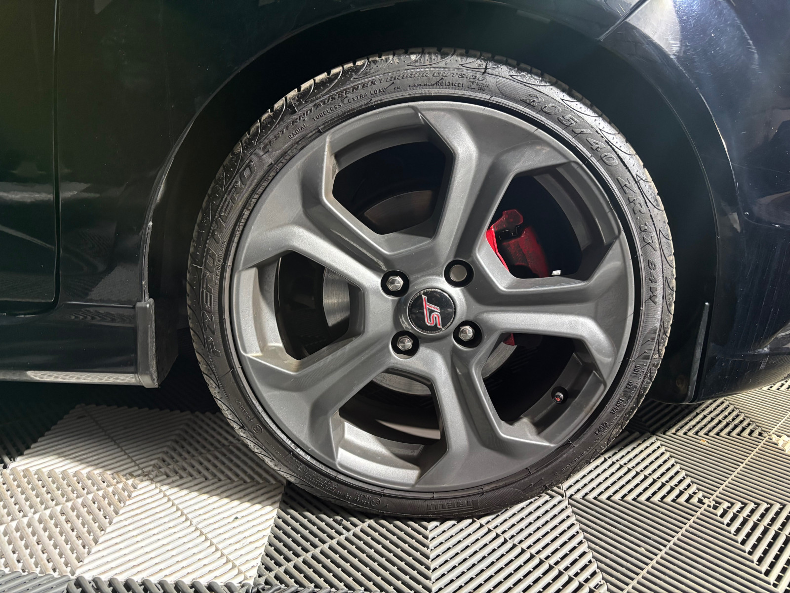 
                                                Voiture
                                                 Ford Fiesta ST-3