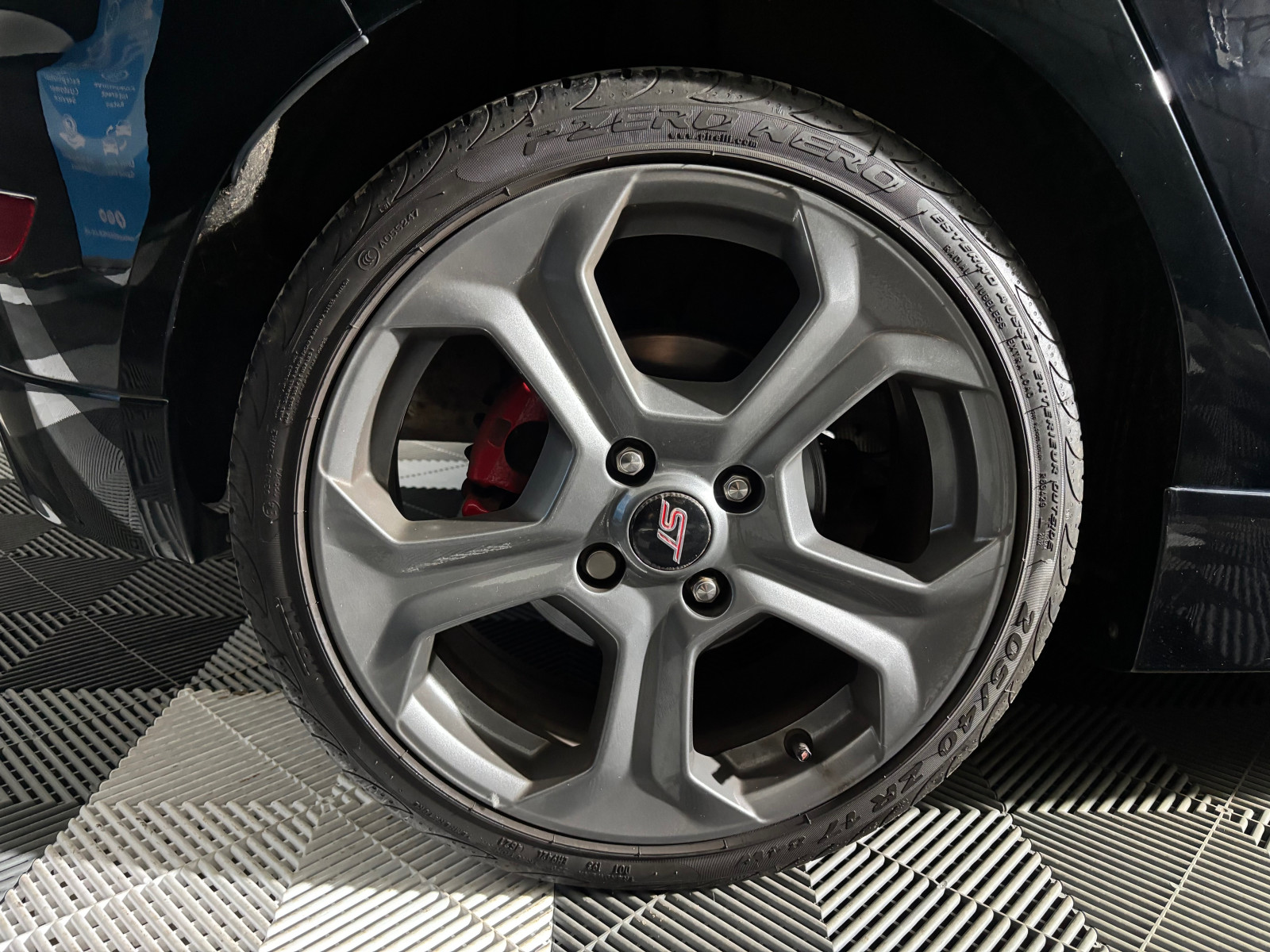 
                                                Voiture
                                                 Ford Fiesta ST-3