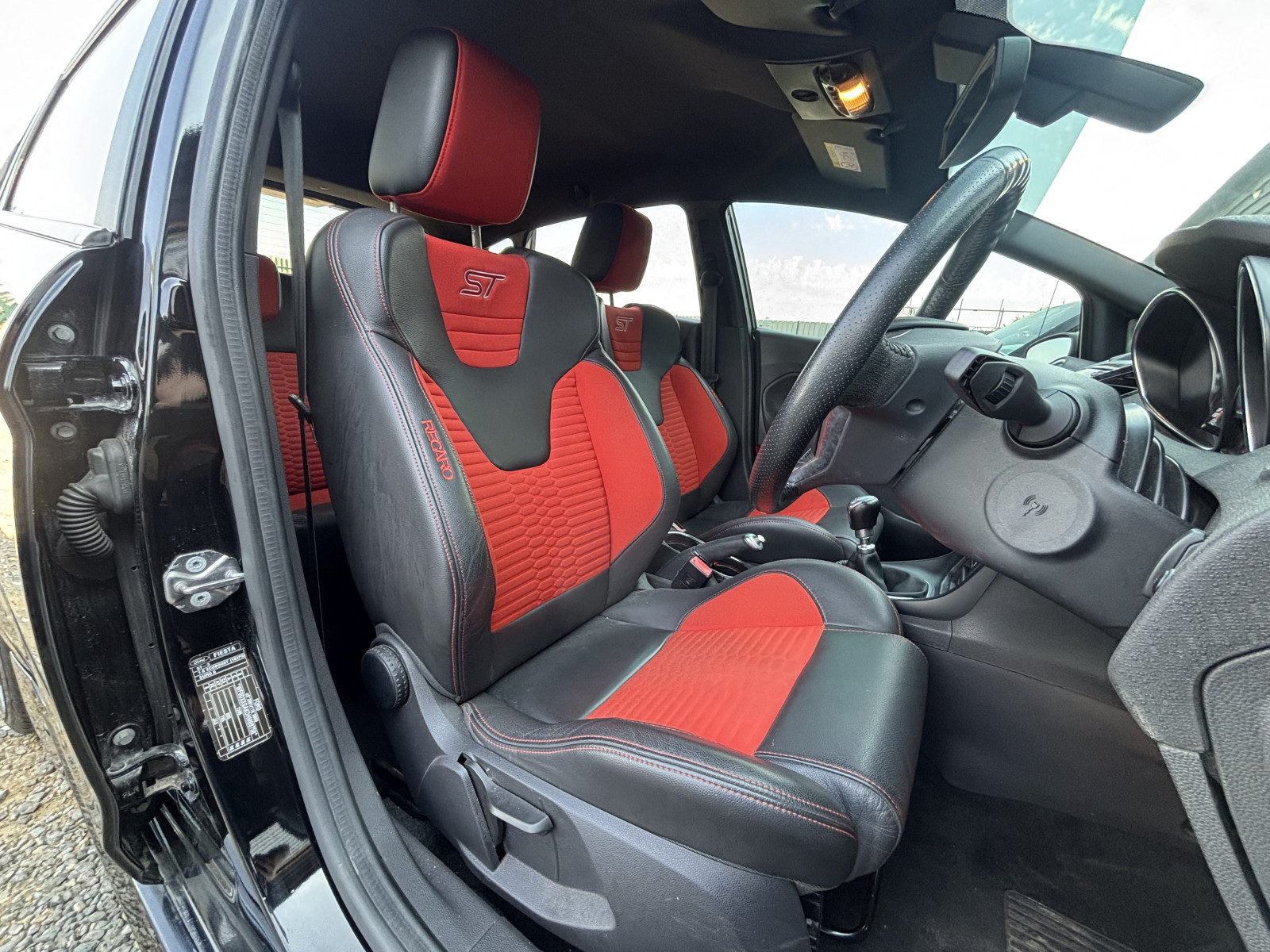 
                                                Voiture
                                                 Ford Fiesta ST-3