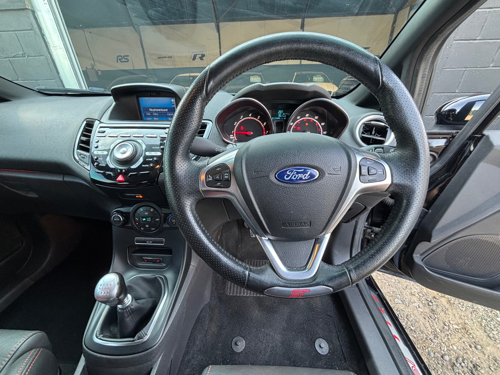 
                                                Voiture
                                                 Ford Fiesta ST-3