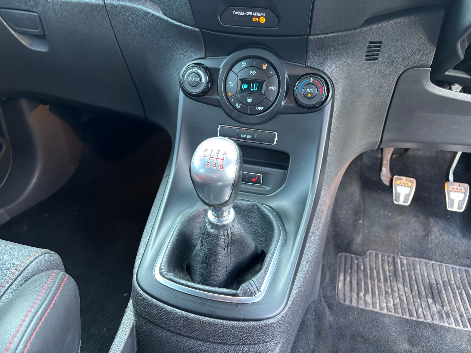 
                                                Voiture
                                                 Ford Fiesta ST-3