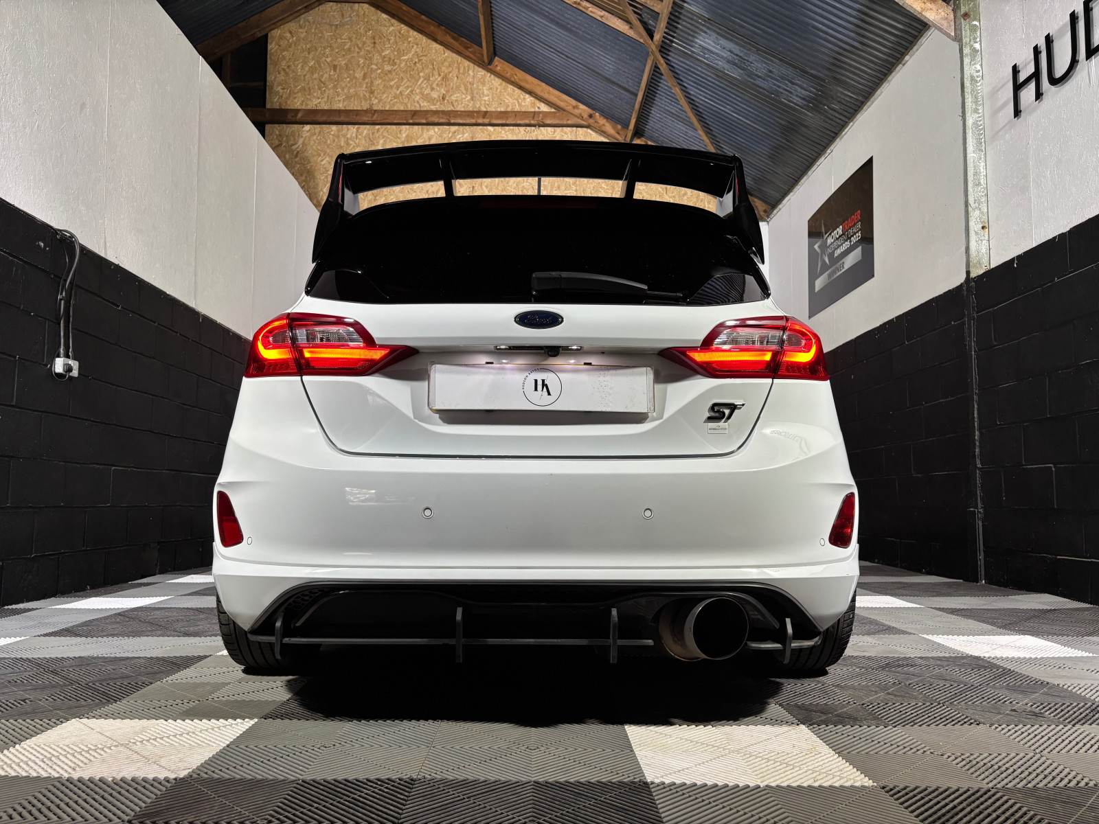 
                                                Voiture
                                                 Ford Fiesta ST-3