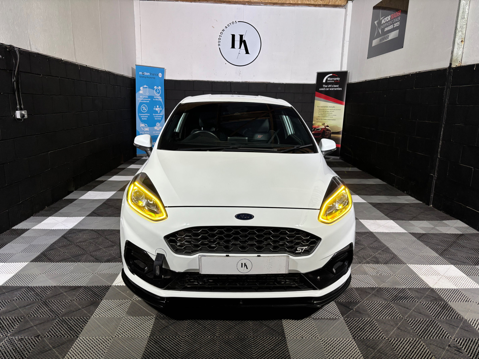
                                                Voiture
                                                 Ford Fiesta ST-3