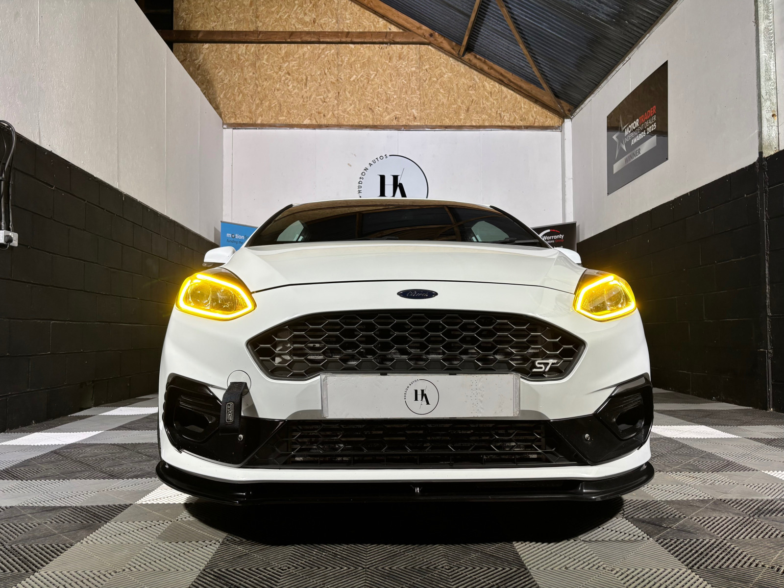 
                                                Voiture
                                                 Ford Fiesta ST-3