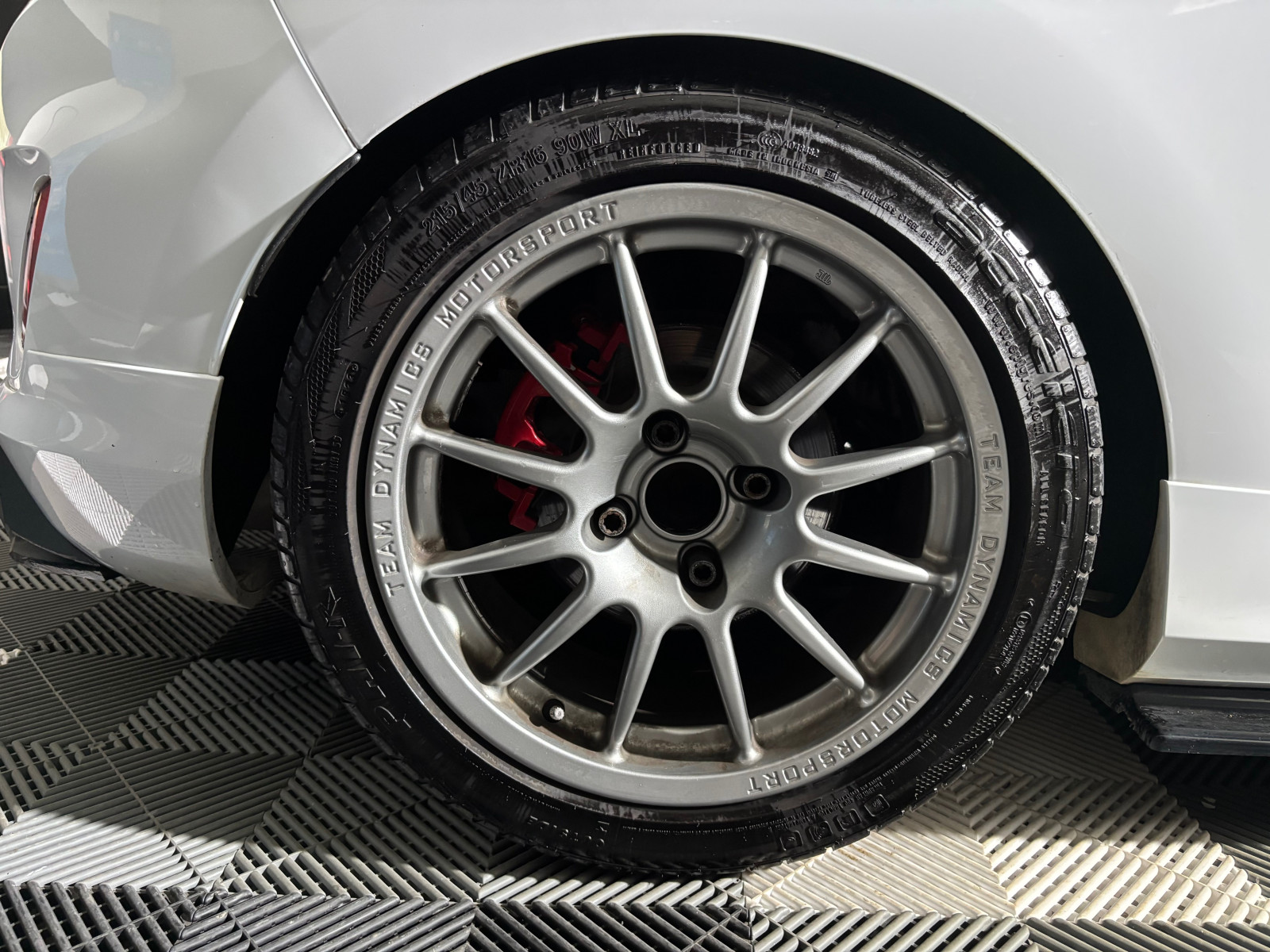 
                                                Voiture
                                                 Ford Fiesta ST-3