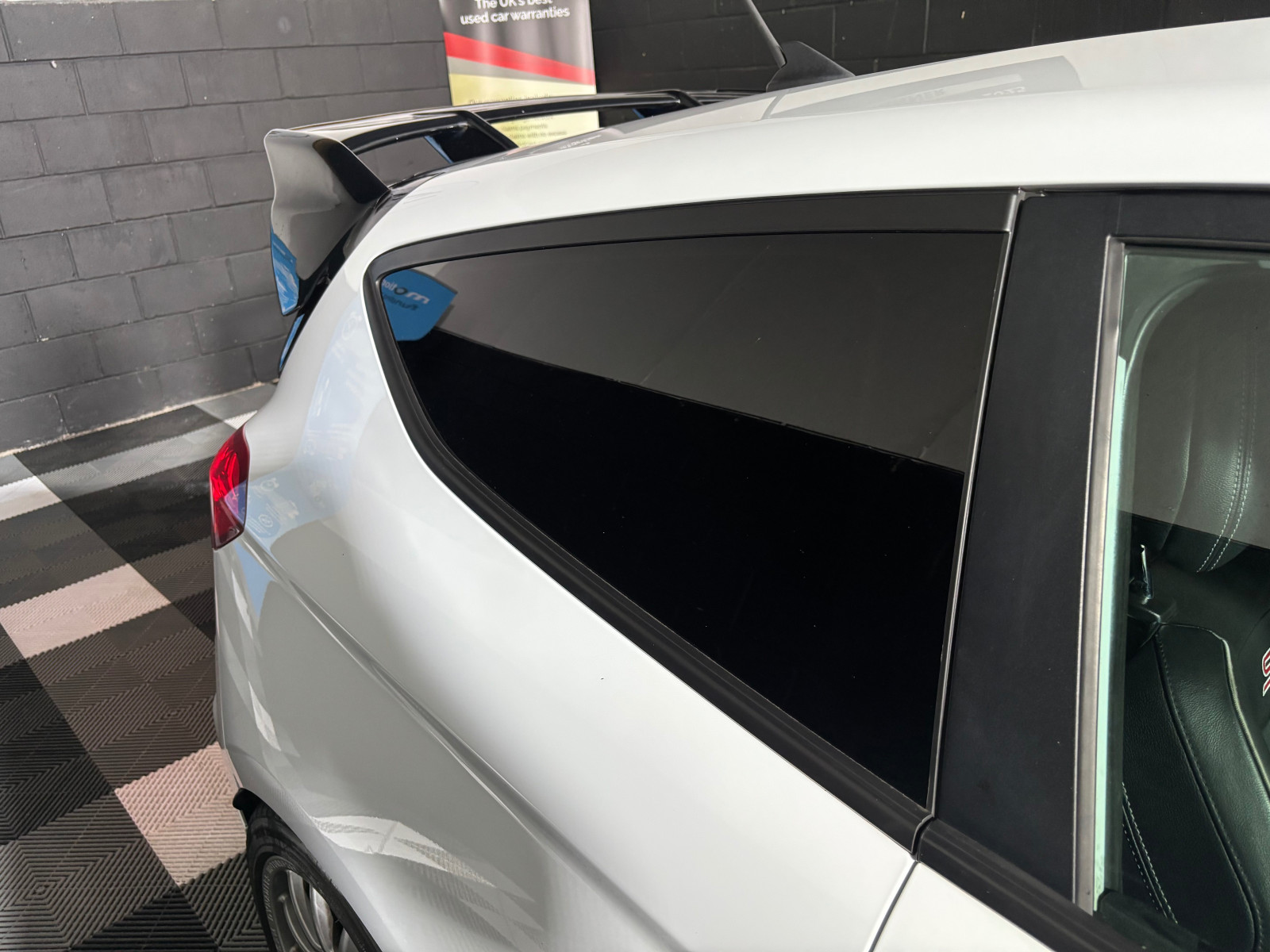 
                                                Voiture
                                                 Ford Fiesta ST-3