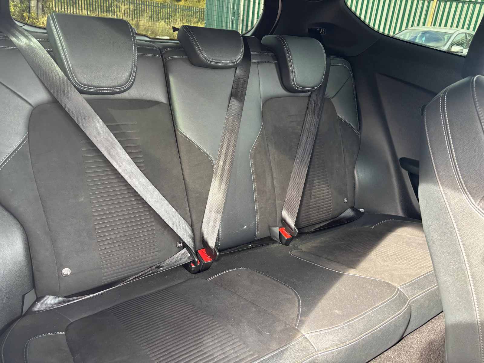 
                                                Voiture
                                                 Ford Fiesta ST-3