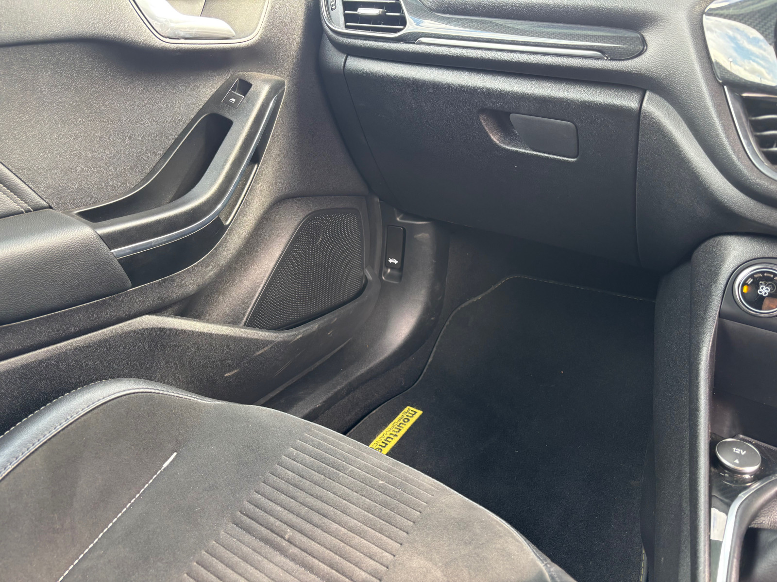 
                                                Voiture
                                                 Ford Fiesta ST-3
