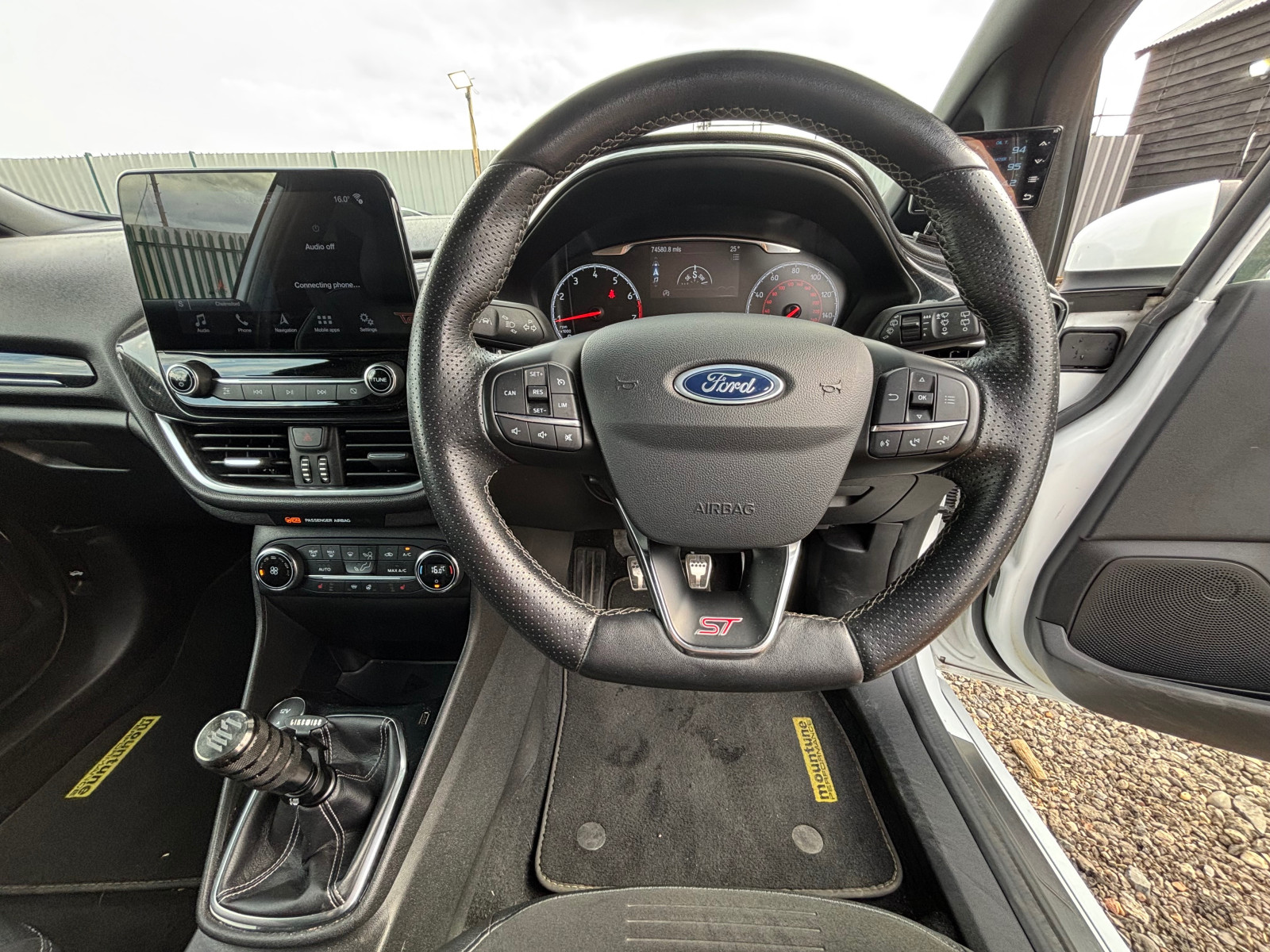 
                                                Voiture
                                                 Ford Fiesta ST-3