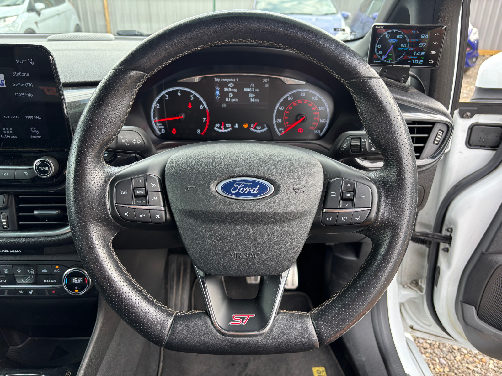 
                                                Voiture
                                                 Ford Fiesta ST-3